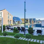J7 Berzas 2bd With Terrace I Cohost