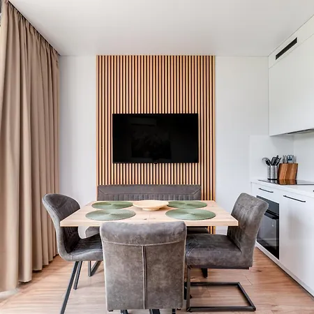 J7 Berzas 2bd With Terrace I Cohost *