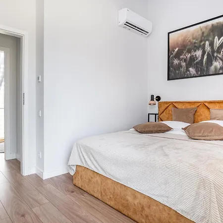 J7 Berzas 2bd With Terrace I Cohost *