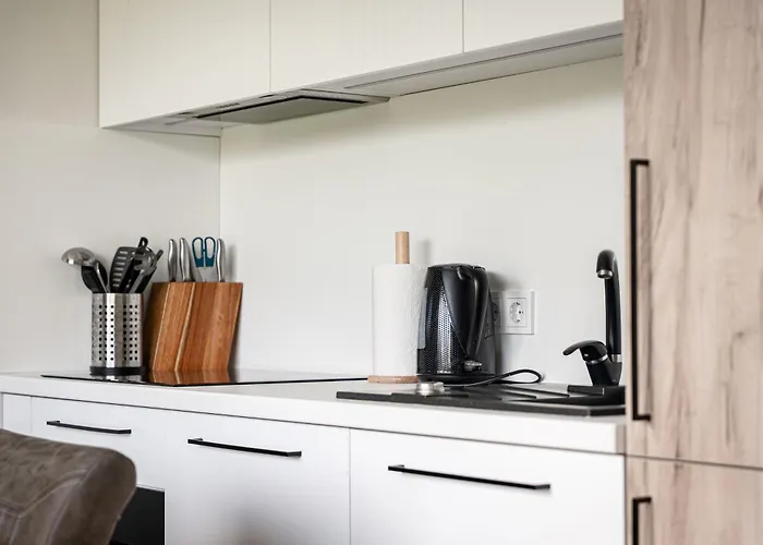 J7 Berzas 2bd With Terrace I Cohost *